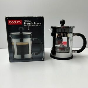 New Bodum 17oz Kenya French Press Coffeemaker 4 Cup Stainless Steel Glass Scoop